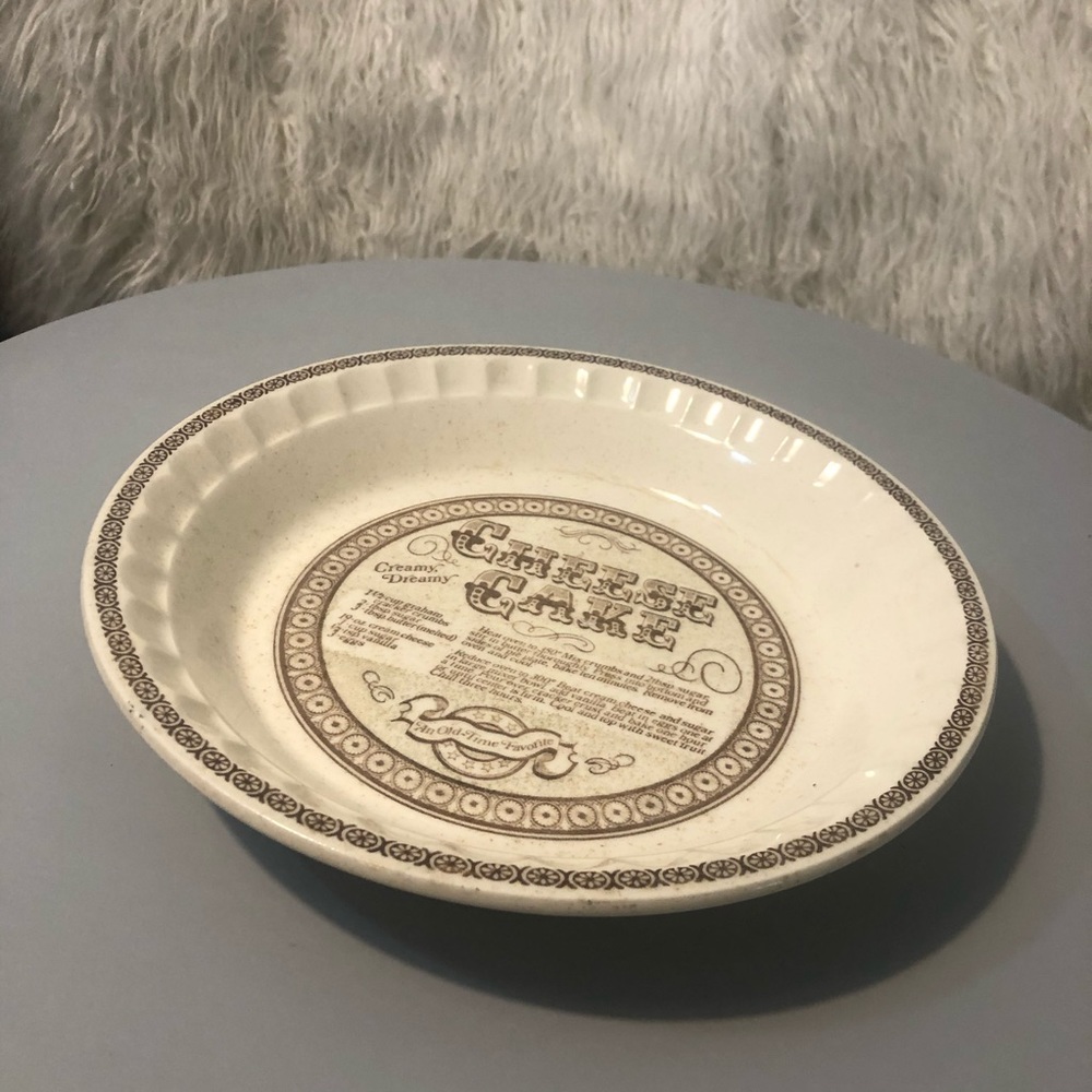 Vintage cheese cake dish